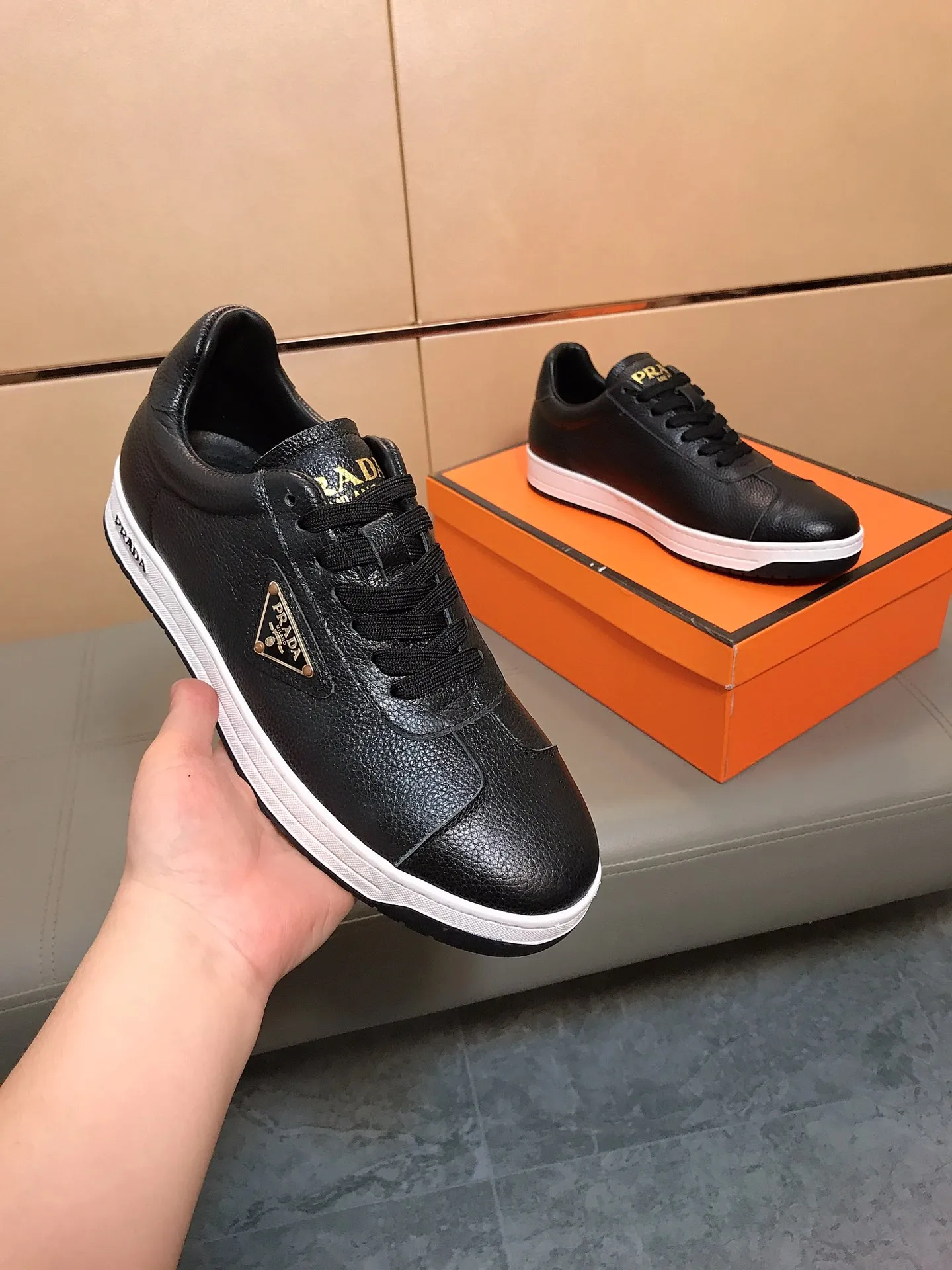 Ex-factory price 380 💎💎🆕Prada's latest casual and fashionable men's shoes👟hot style💥simple and elegant style, exclusive for trendy men. Unique latest brand elements👑, fashionable and generous, the fabric is original imported cowhide, pigskin breathable lining + feet, super comfortable and wear-resistant outsole, classic model taken in kind, size: 38-44